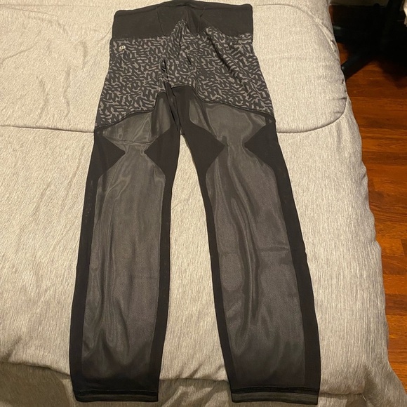 Lululemon Running in the City Luxtreme Mesh 7/8 - Picture 9 of 10